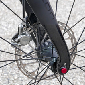 Simplon-Pride_integrated-carbon-aero-disc-brake-race-road-bike_push-button-thru-axle-297x297